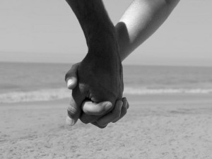 couples-holding-hands